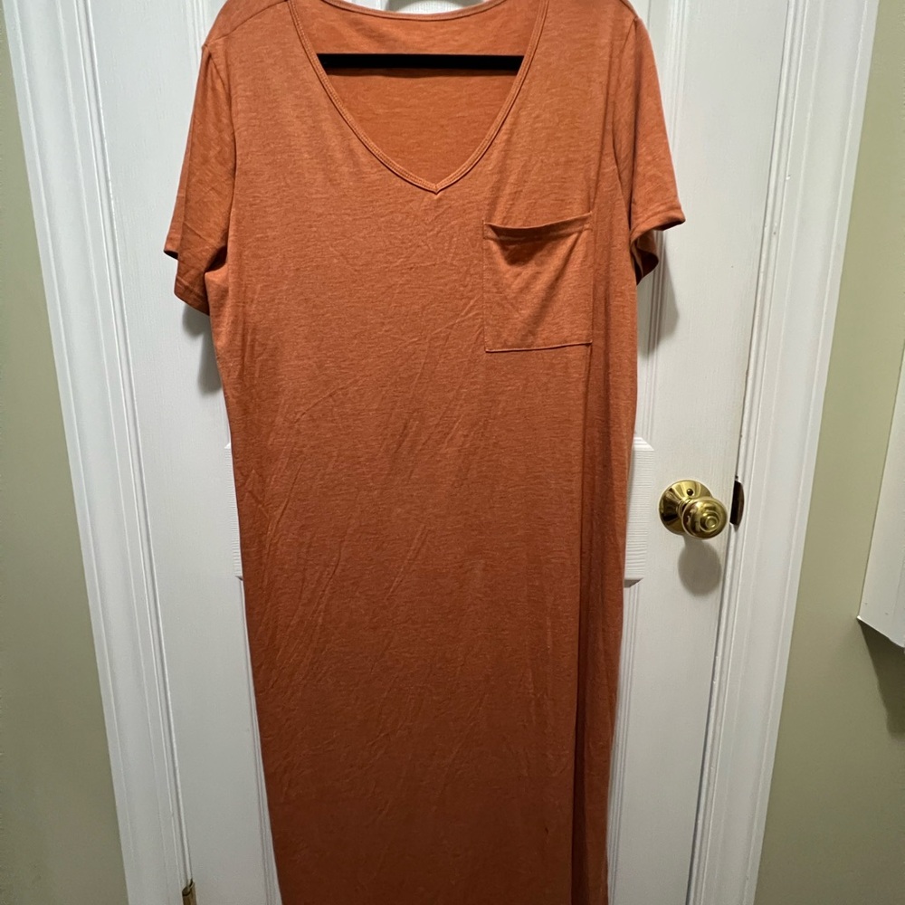 V-Neck Short Sleeve Tee Dresses in Black, Heather Gray, Tan, and Salmon Bundle - Picture 11 of 13